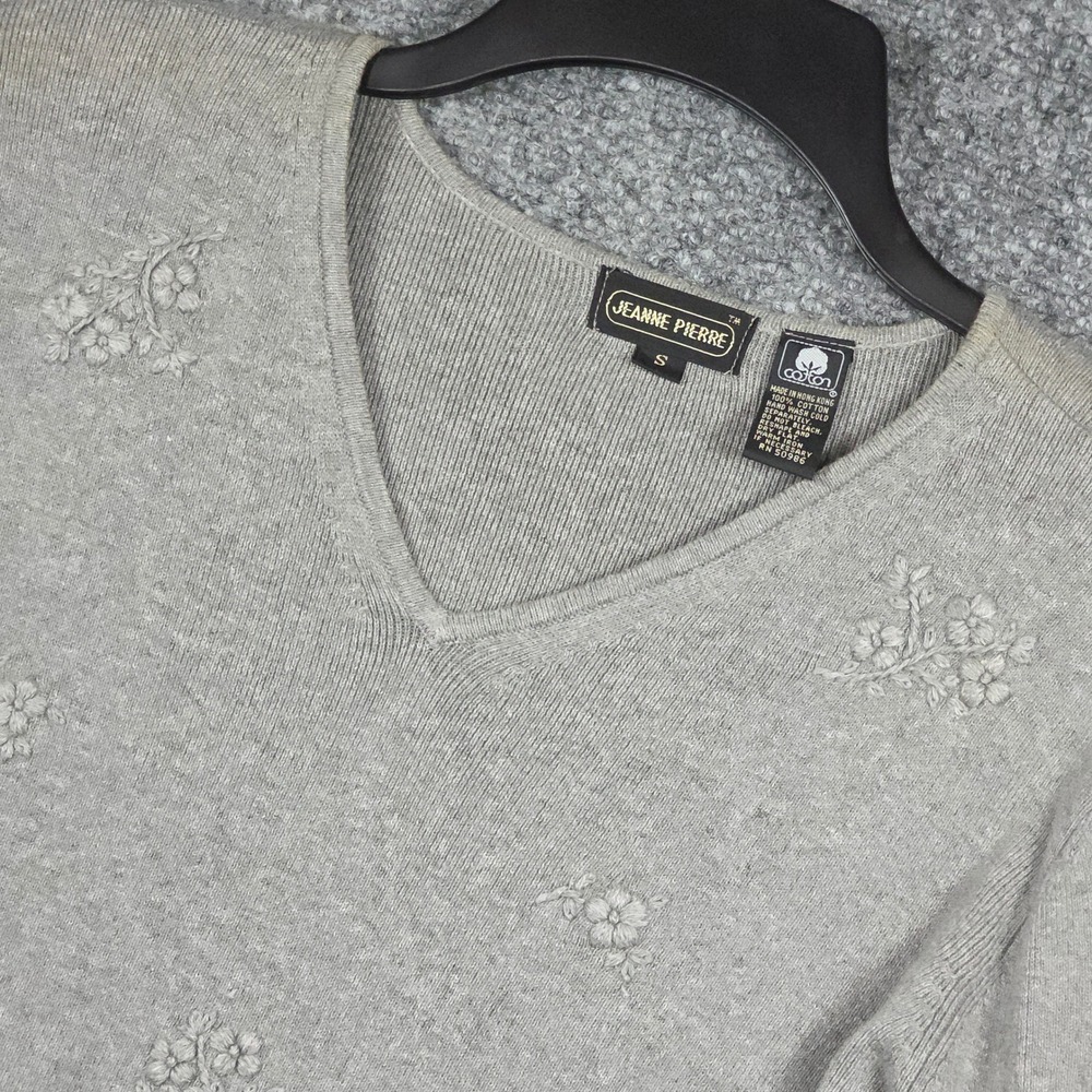 Jeanne Pierre Women Small Sweater Gray Floral Embroidered V-Neck Long Sleeve